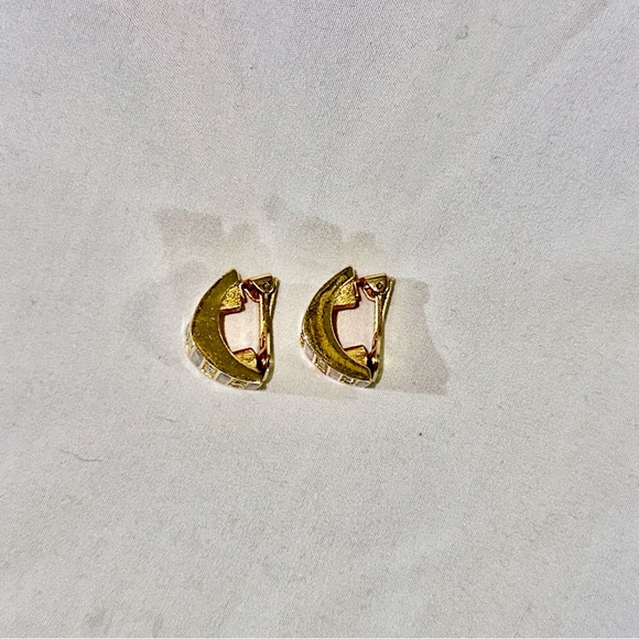 Elegant Gold and Black Earrings with Crystals - Picture 4 of 4